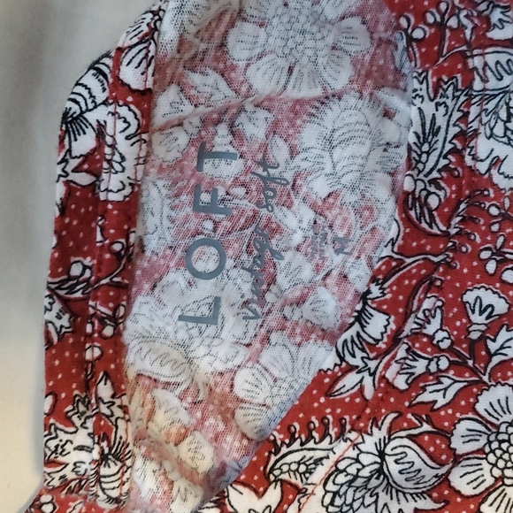 LOFT slightly cropped tie waist floral tee, Medium - Picture 2 of 3